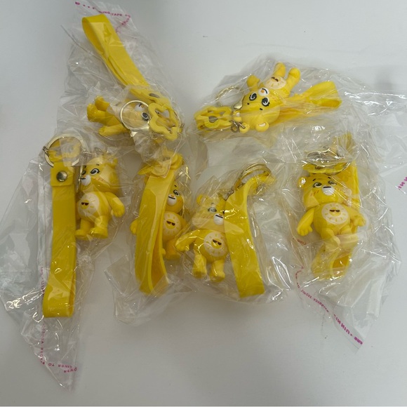 Care Bears Rubber Keychain 6 Different Colors NEW - Picture 9 of 15